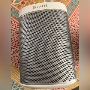Sonos Play:1 Speaker in White and Gray